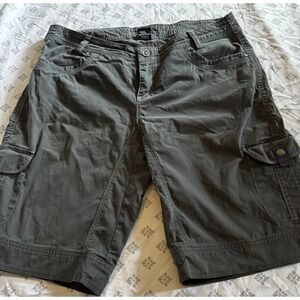 KUHL Women's Splash 11" Shorts Green Size 14 EUC hiking/walking Long CT1